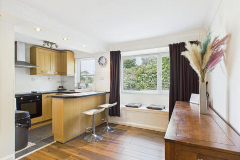 Immaculate Studio Apartment for Rent