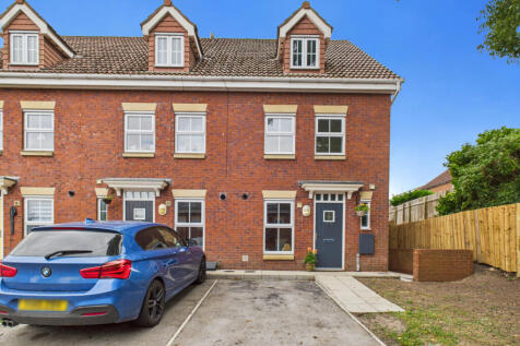 3 Bedroom Town House for Sale
