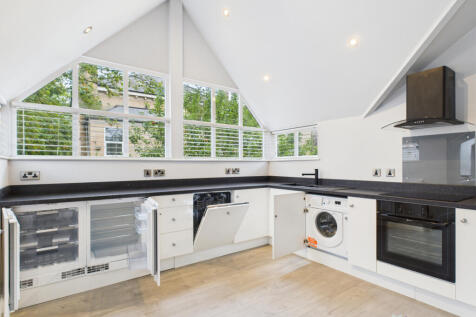 Unique Two Bed Semi-Detached House with Garage to