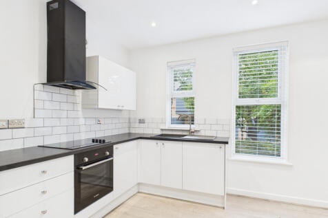 Sleek One Bedroom Duplex Apartment To Let
