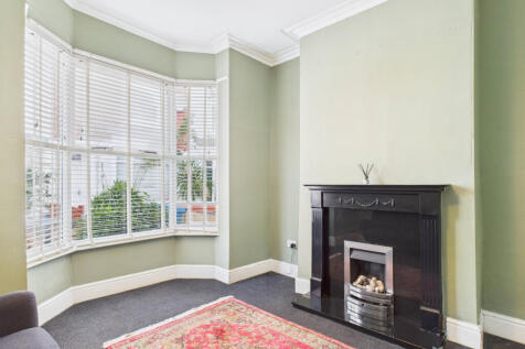 2 Bedroom End-Terraced House to Rent