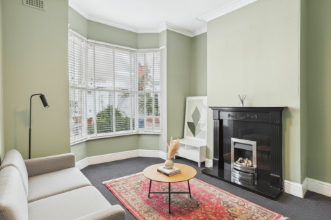 2 Bedroom End-Terraced House to Rent