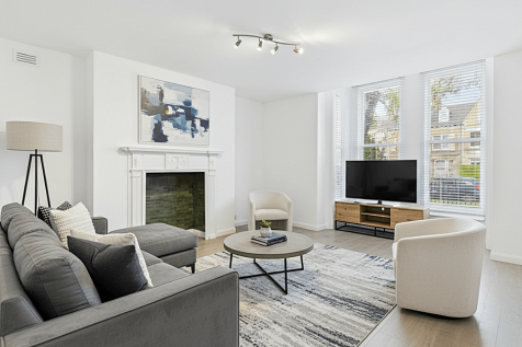 Modern First Floor Apartment with Private Parking