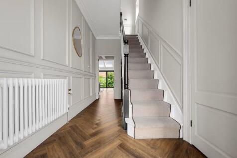 hallway2.jpg