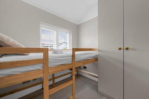 bedroom 3.jpg