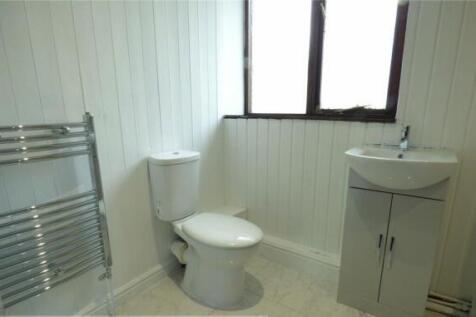 Bathroom 2.jpg