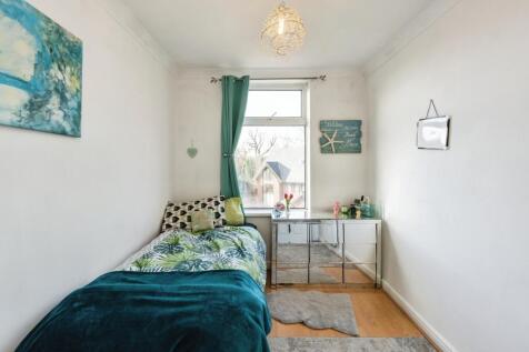 bedroom 5.jpeg