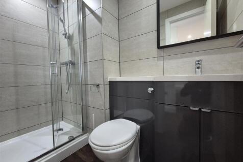 westpoint 304 bath.jpg