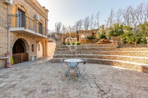 Property Image 37