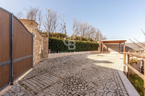 Property Image 44