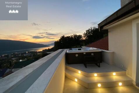 Jacuzzi with a view