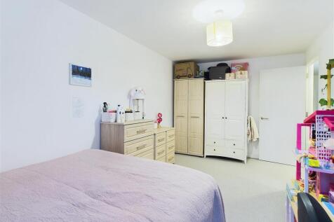 CAM02571G0-PR0094-STILL013.jpg