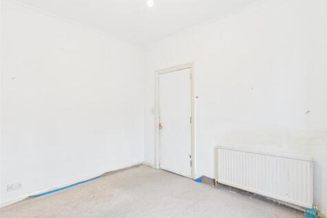 CAM02571G0-PR0099-STILL012.jpg