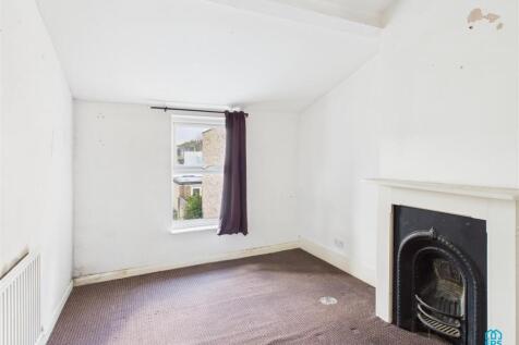 CAM02571G0-PR0099-STILL013.jpg