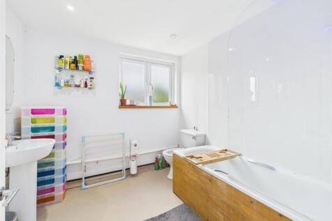 Bedroom 3 Ensuite