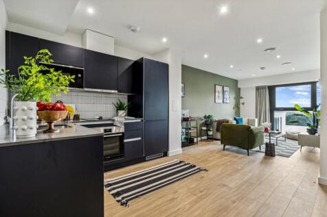 Kitchen / Reception