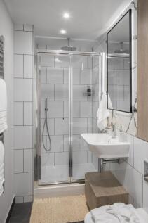 Show Flat Example