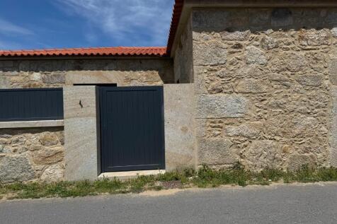  Stone house in Barr