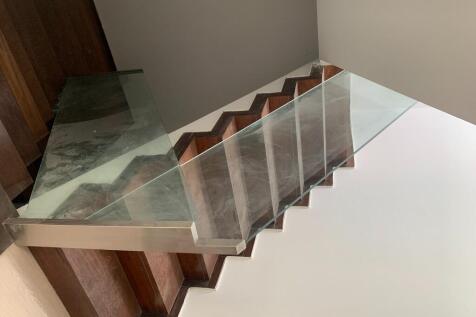 Detached schist hous