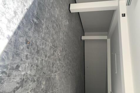 Detached schist hous