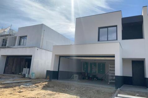  3 bedroom houses Pe
