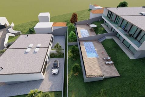3 bedroom house Real