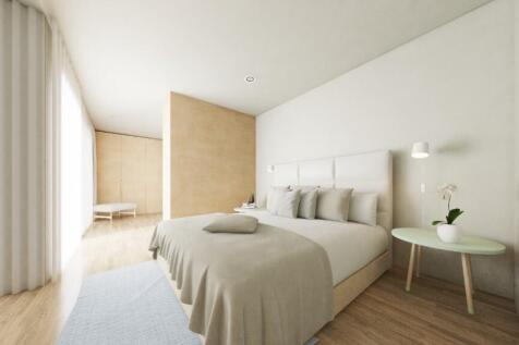 4 bedroom semi-detac