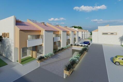 4 bedroom semi-detac