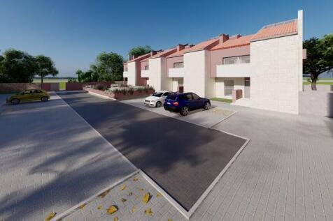 4 bedroom semi-detac