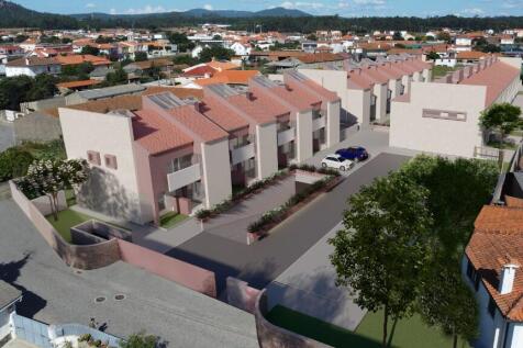 4 bedroom semi-detac