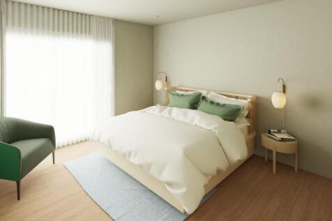 4 bedroom semi-detac