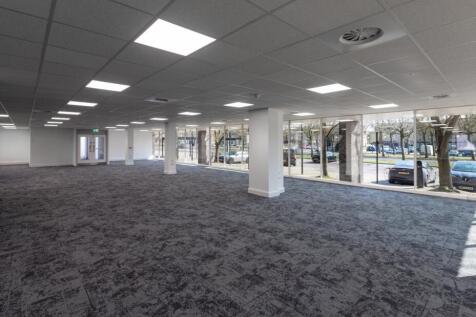 551 Avebury Int 4.jpg