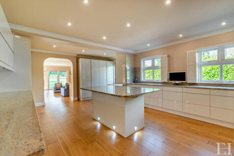 8617805-interiorW...