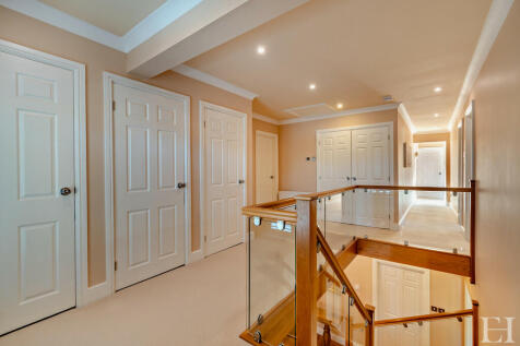 8617805-interiorW...