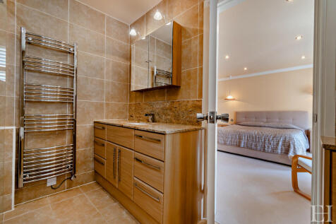 8617805-interiorW...