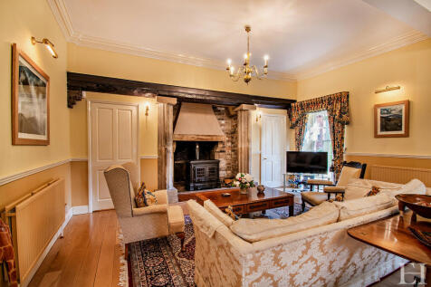8585483-interiorw...
