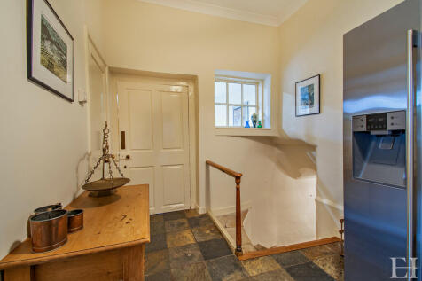 8585483-interiorw...