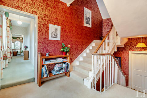 8585483-interiorw...