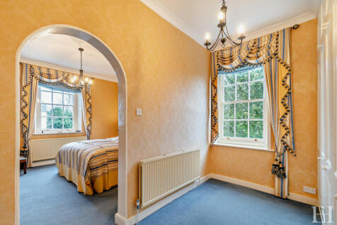 8585483-interiorw...