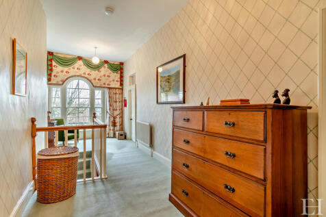 8585483-interiorw...