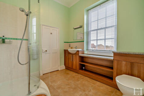 8585483-interiorw...