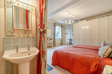 8585483-interiorw...