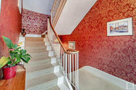 8585483-interiorw...