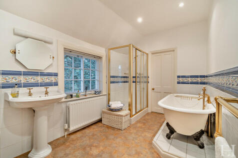 8585483-interiorw...