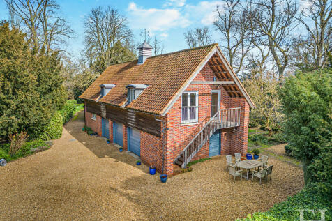 8585483-exteriorw...