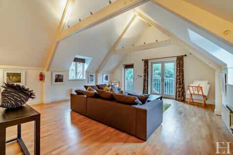 8585483-interiorw...