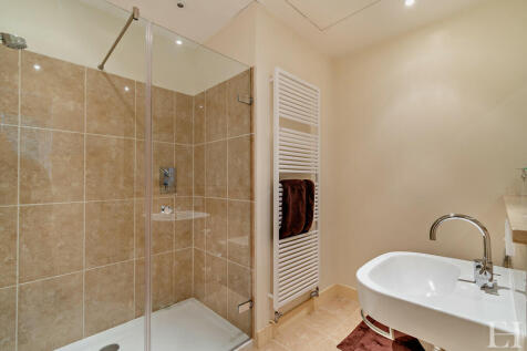 8585483-interiorw...