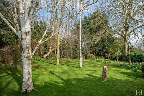 8585483-exteriorw...