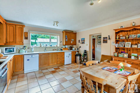 8604416-interiorW...
