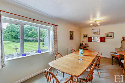 8604416-interiorW...
